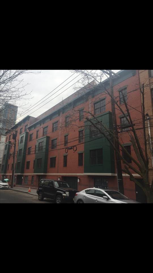225 Bay St - Photo 1