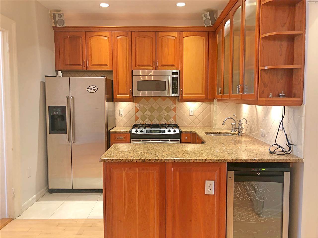516 Adams St - Photo 1