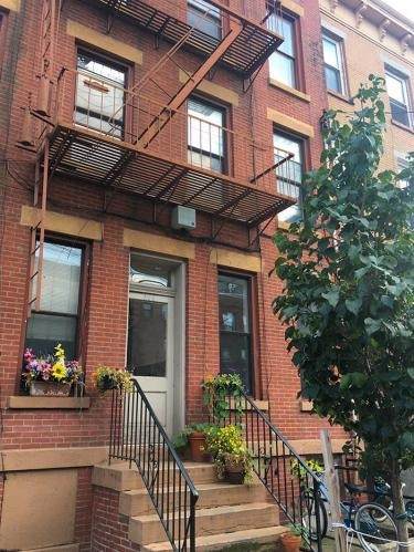 209 5TH ST - Photo 1