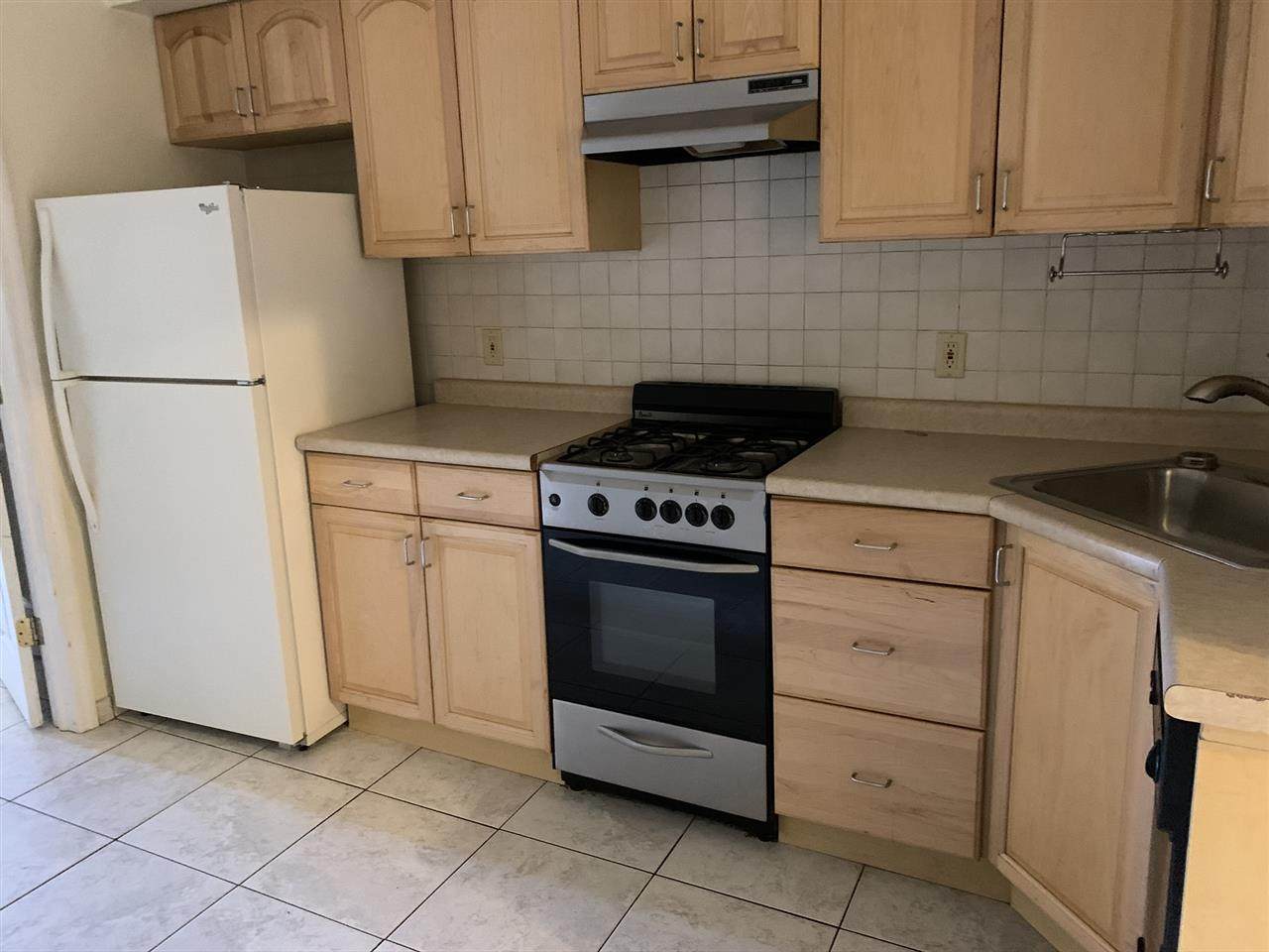 1020 Park Ave - Photo 1