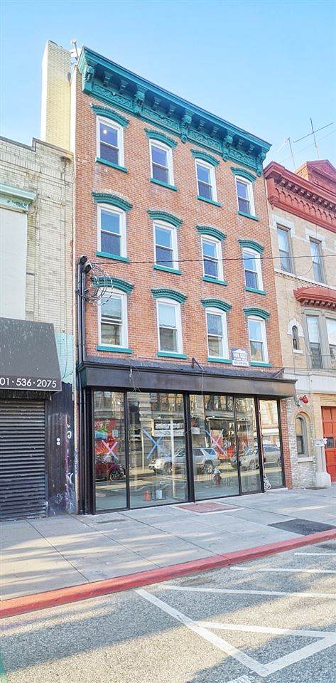 246 Bay St - Photo 1