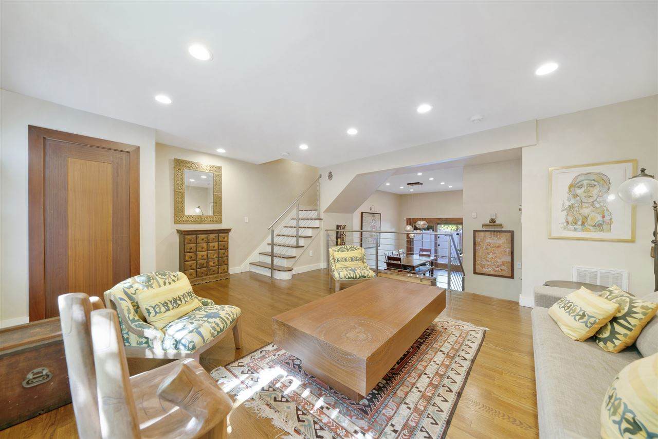310 9TH ST - Photo 1