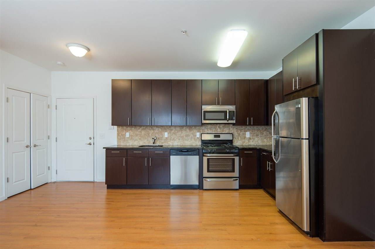 600-602 54TH ST - Photo 1