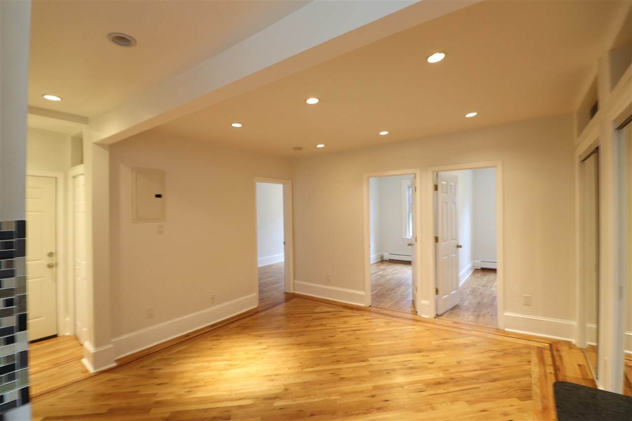 209 Clinton St - Photo 1