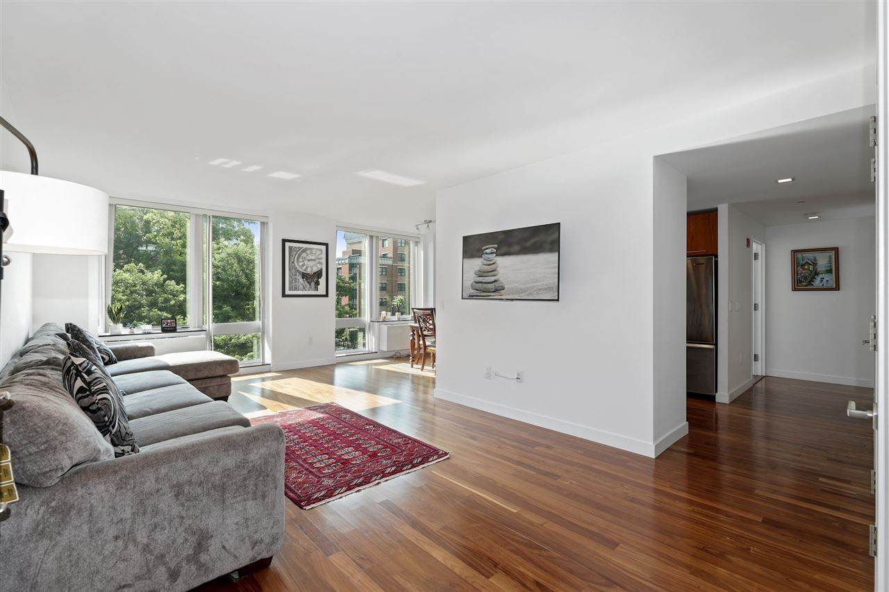25 Hudson St - Photo 1