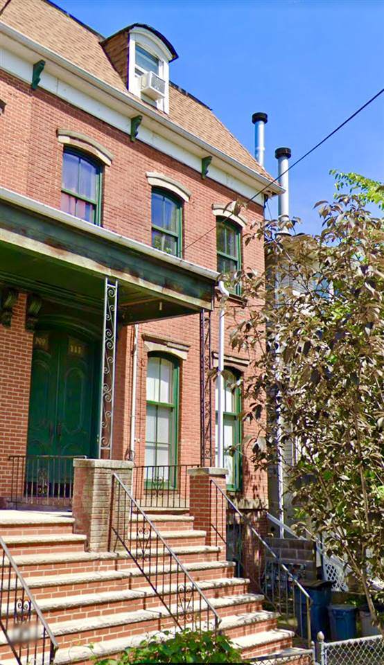 111 Chestnut Ave - Photo 1