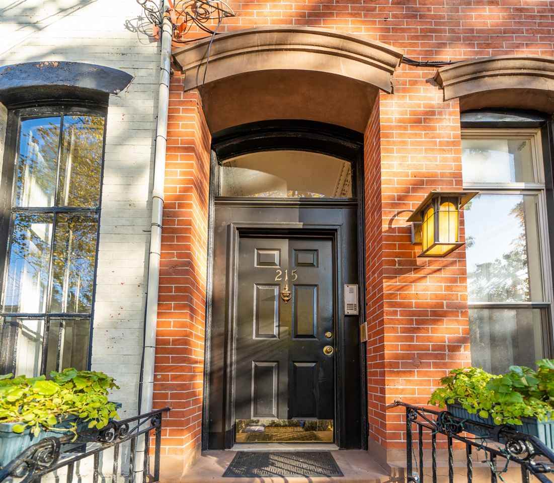 215 Garden St - Photo 1