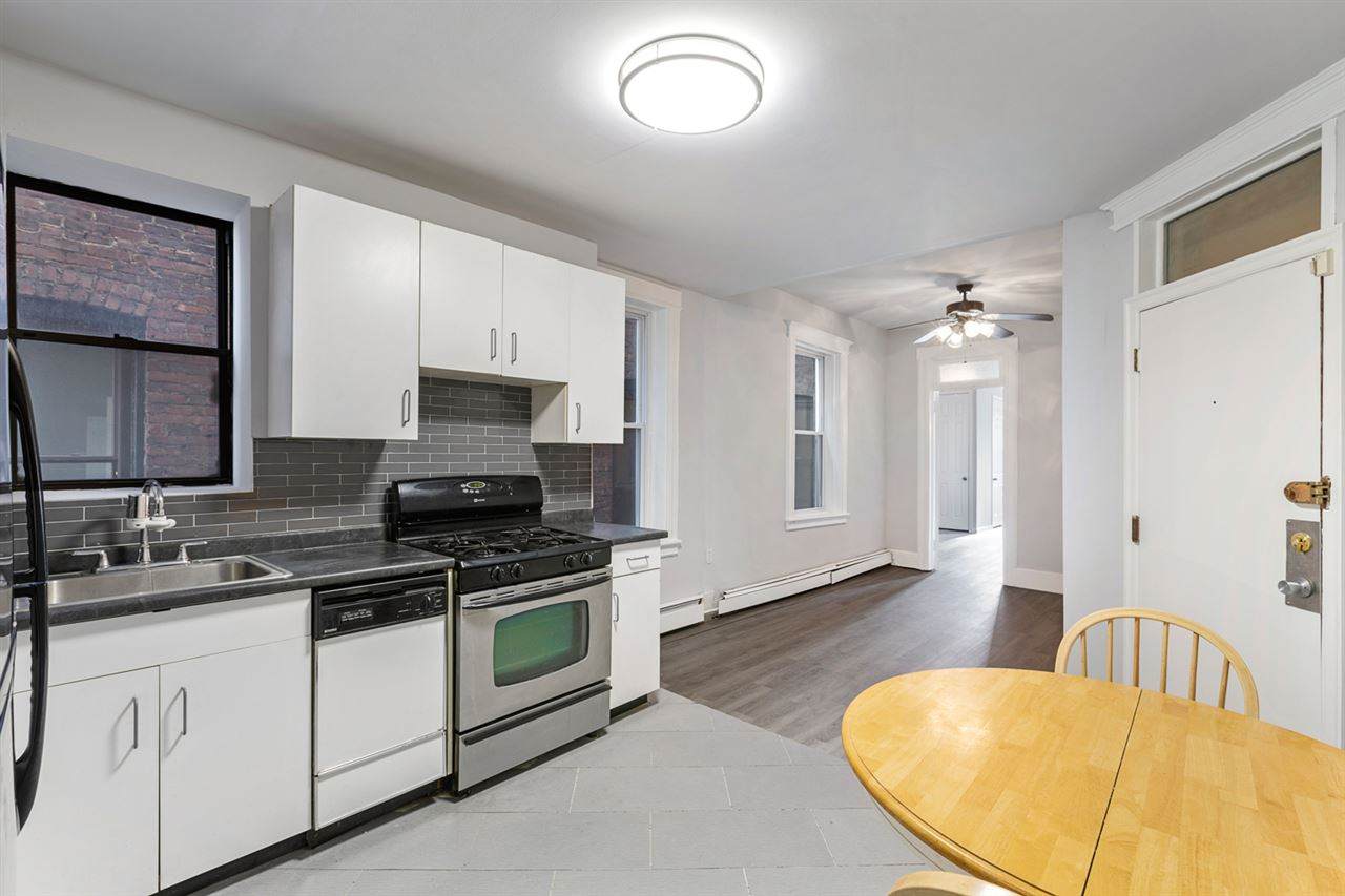 98 North St - Photo 1