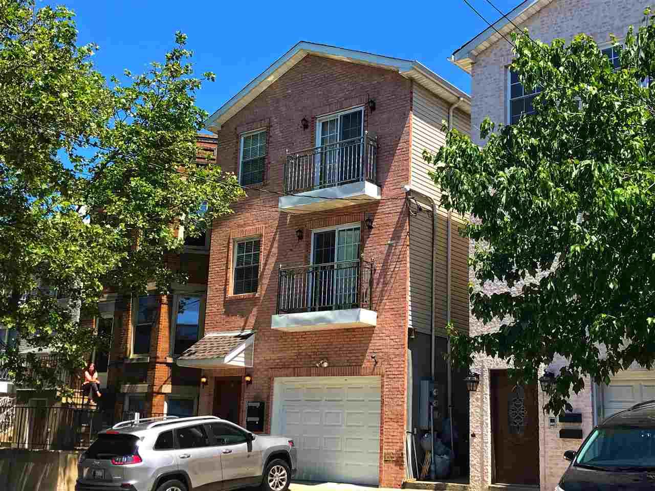 302 Terrace Ave - Photo 1