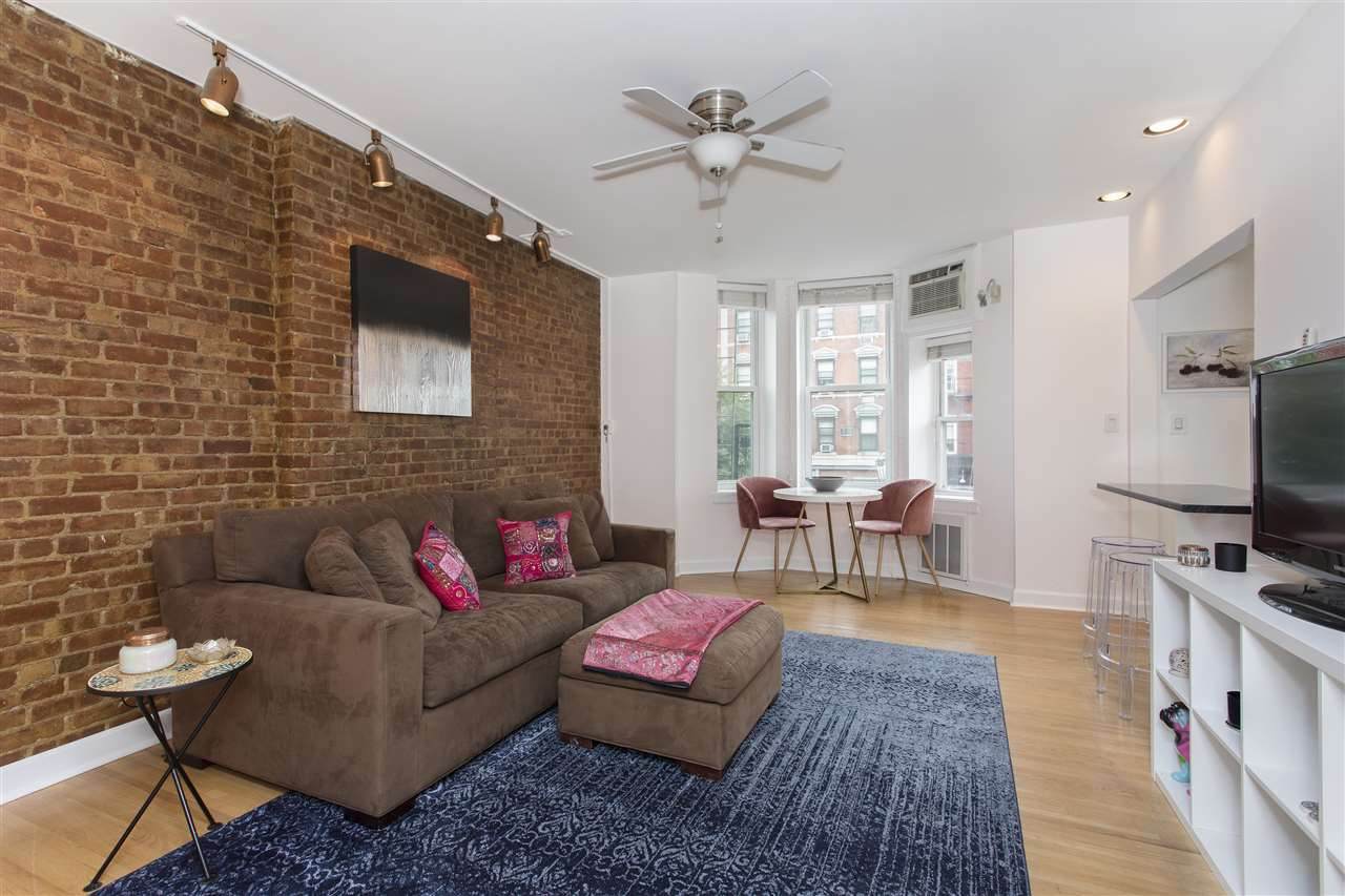 1315 Washington St - Photo 1