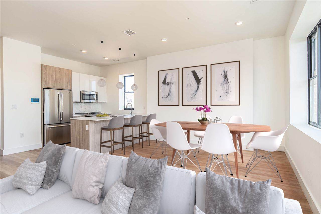 105 South St - Photo 1