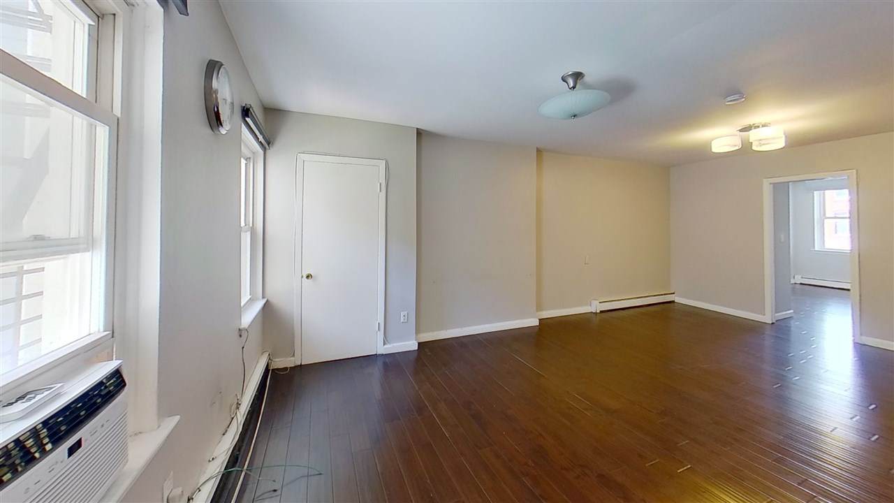 509 Washington St - Photo 1