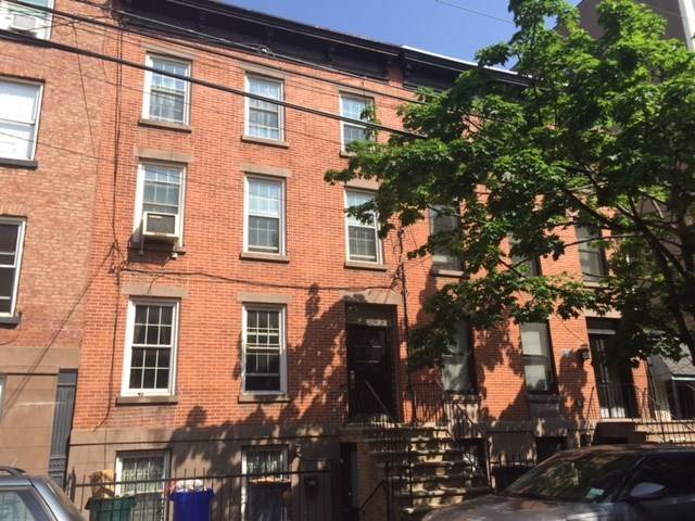 225 Park Ave - Photo 1