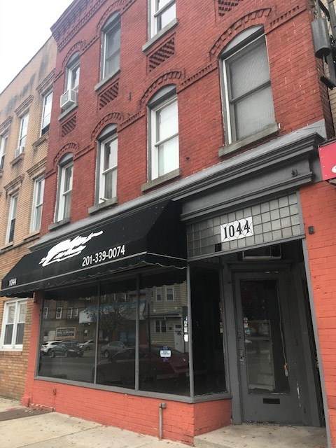 1044 Broadway - Photo 1