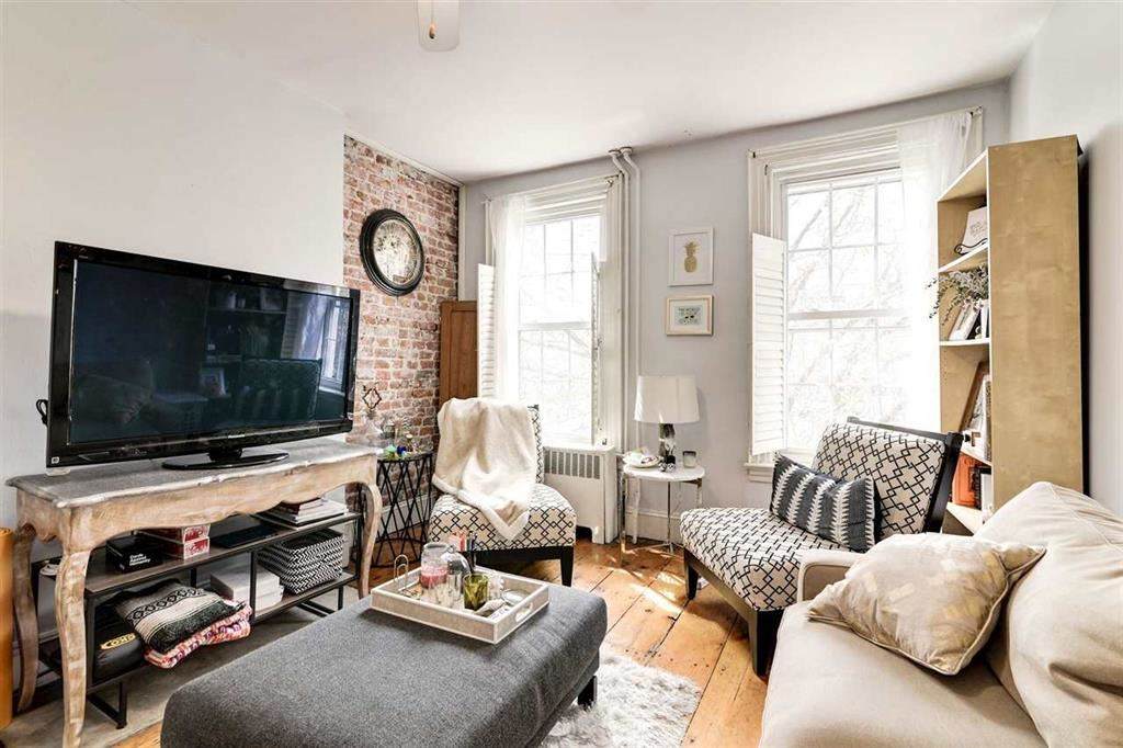 6 Mercer St - Photo 1