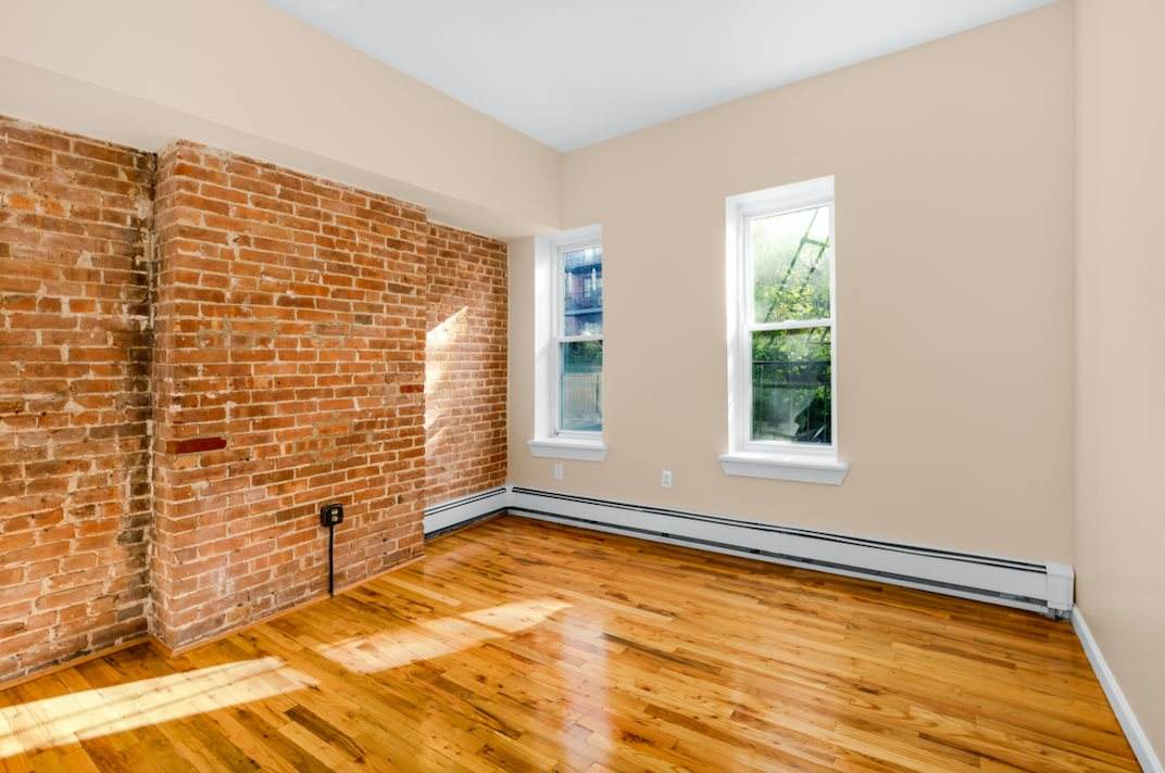 719 Adams St - Photo 1