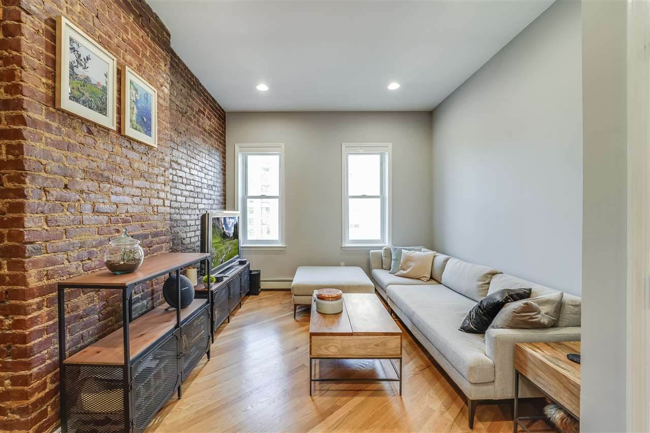 218 Jefferson St - Photo 1