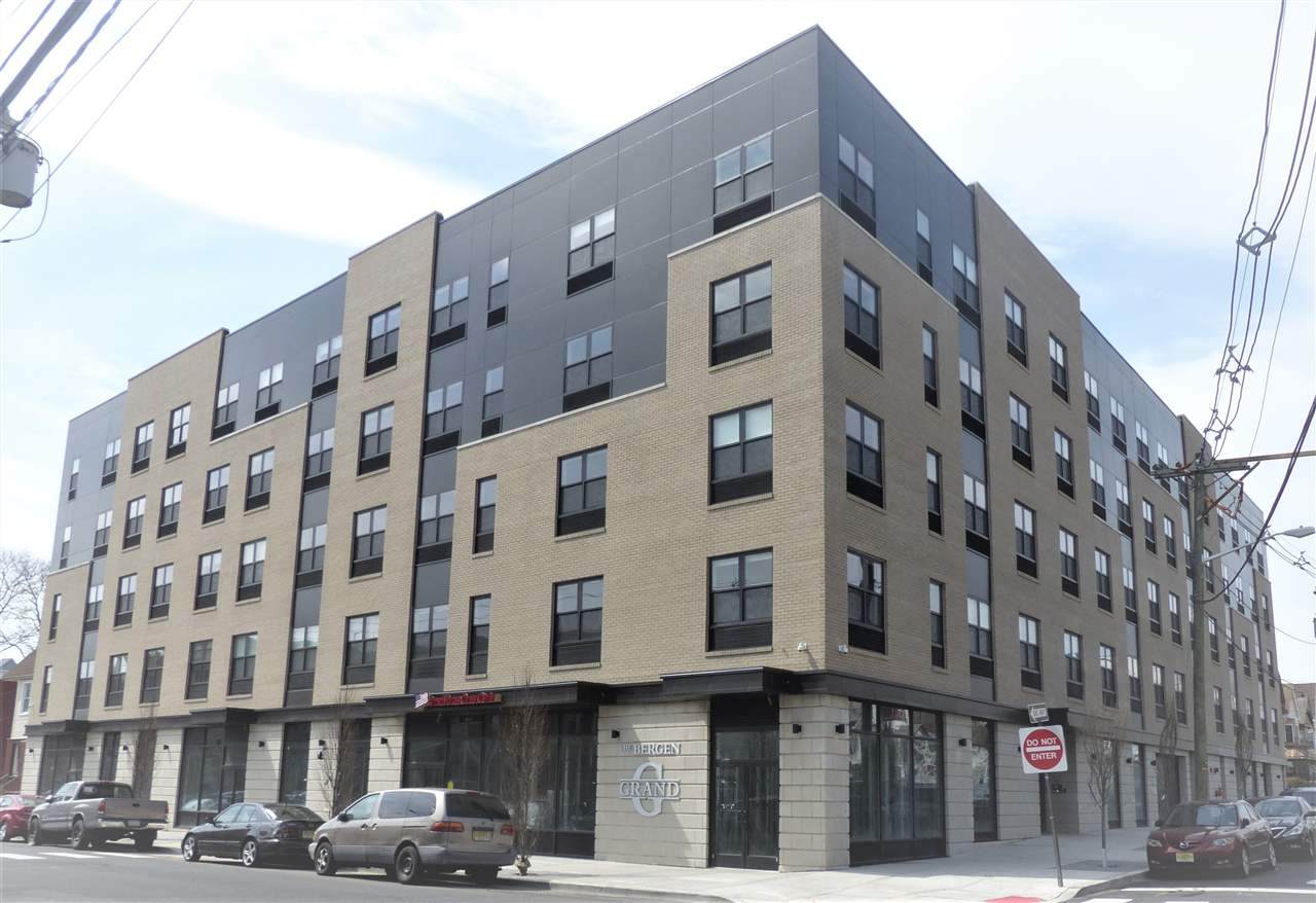 429 Bergen Ave - Photo 1