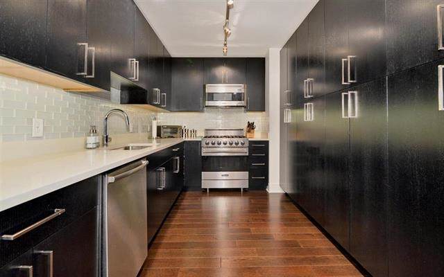 1100 Maxwell Lane - Photo 1