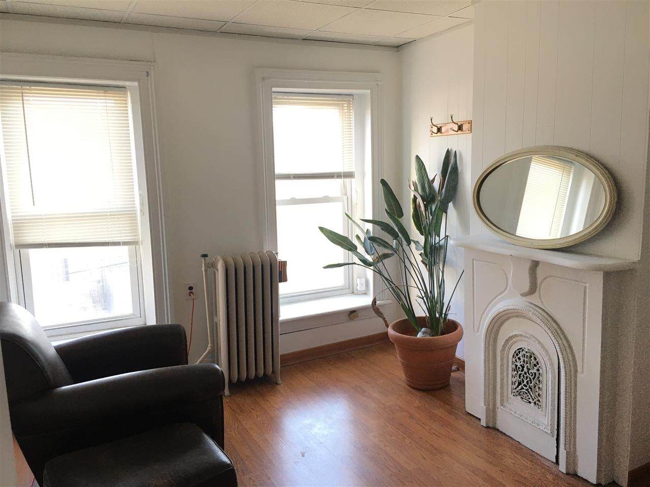 21 Whitman Ave - Photo 1