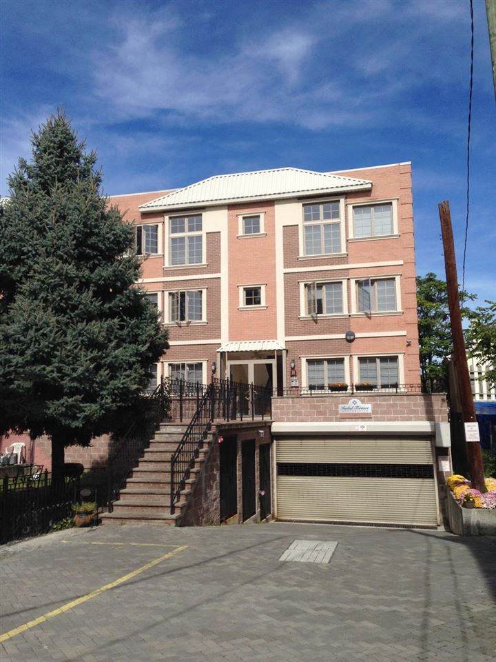 124 68TH ST - Photo 1