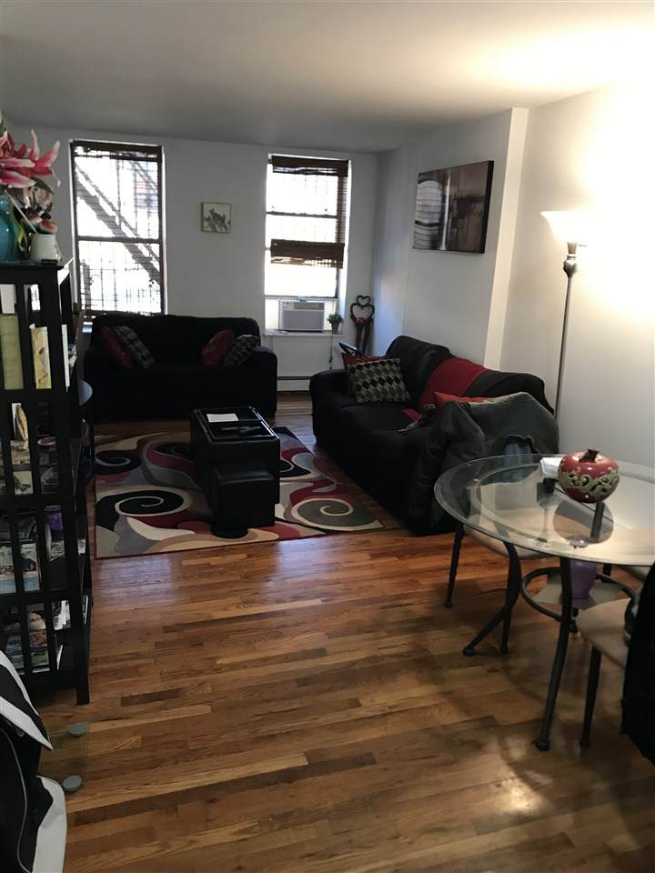 108 Sussex St - Photo 1