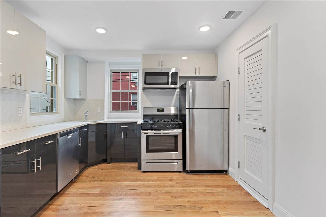 301 Grand St - Photo 1