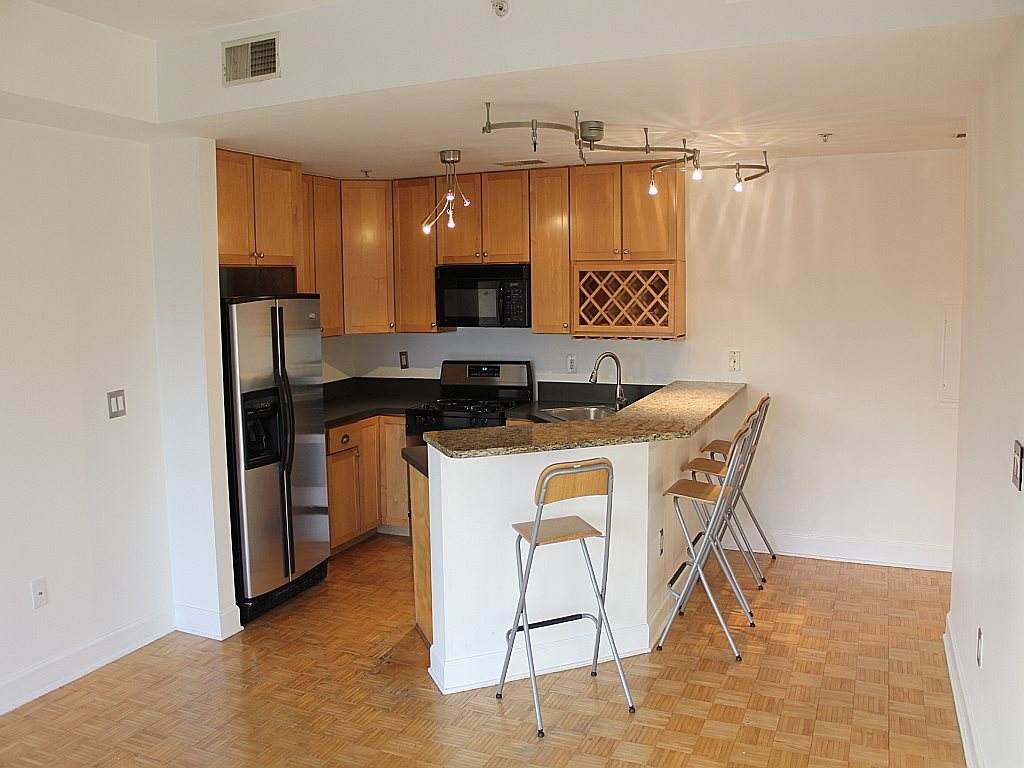 610 Newark St - Photo 1