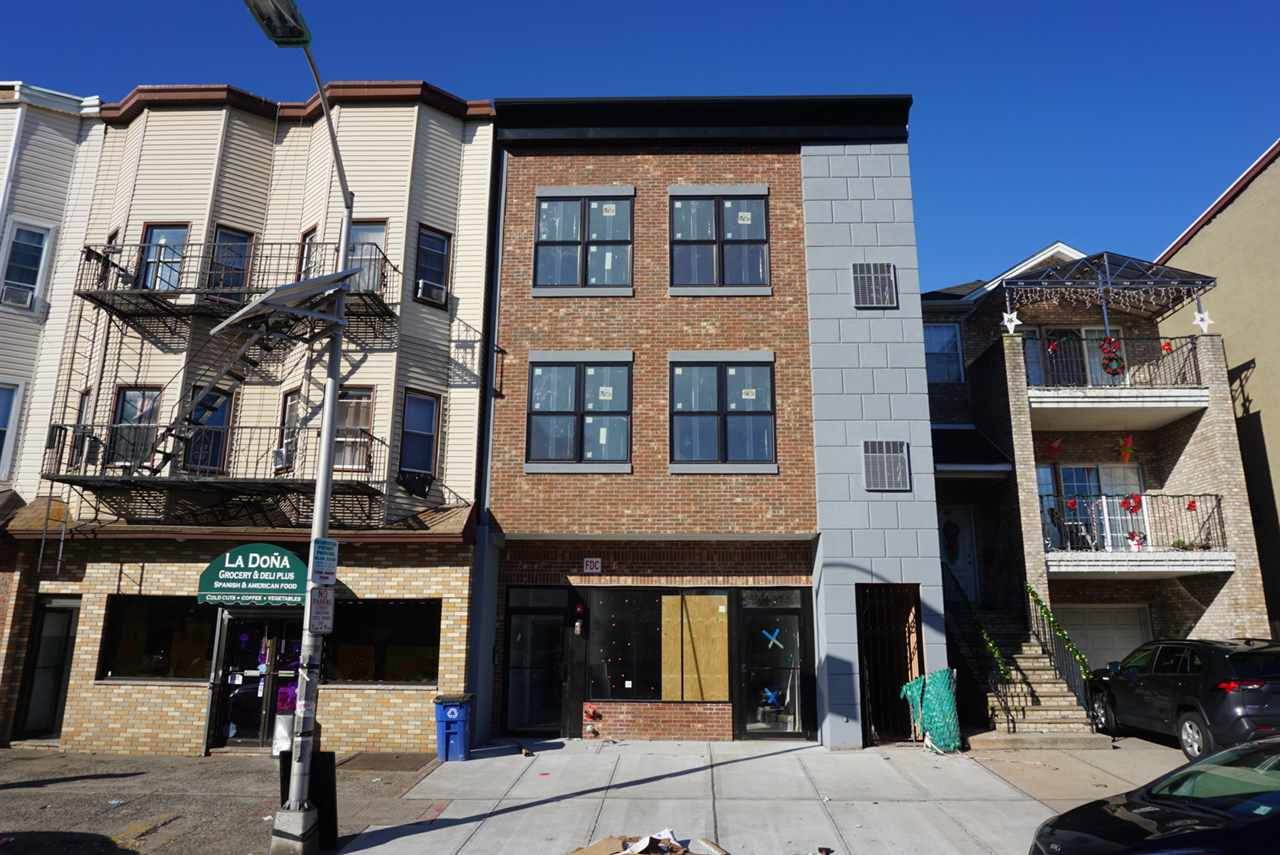 439 Avenue C - Photo 1
