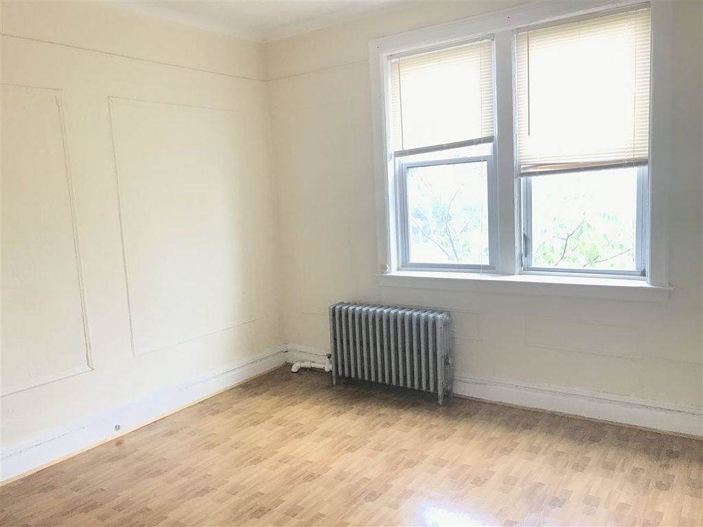 138 Baldwin Ave - Photo 1