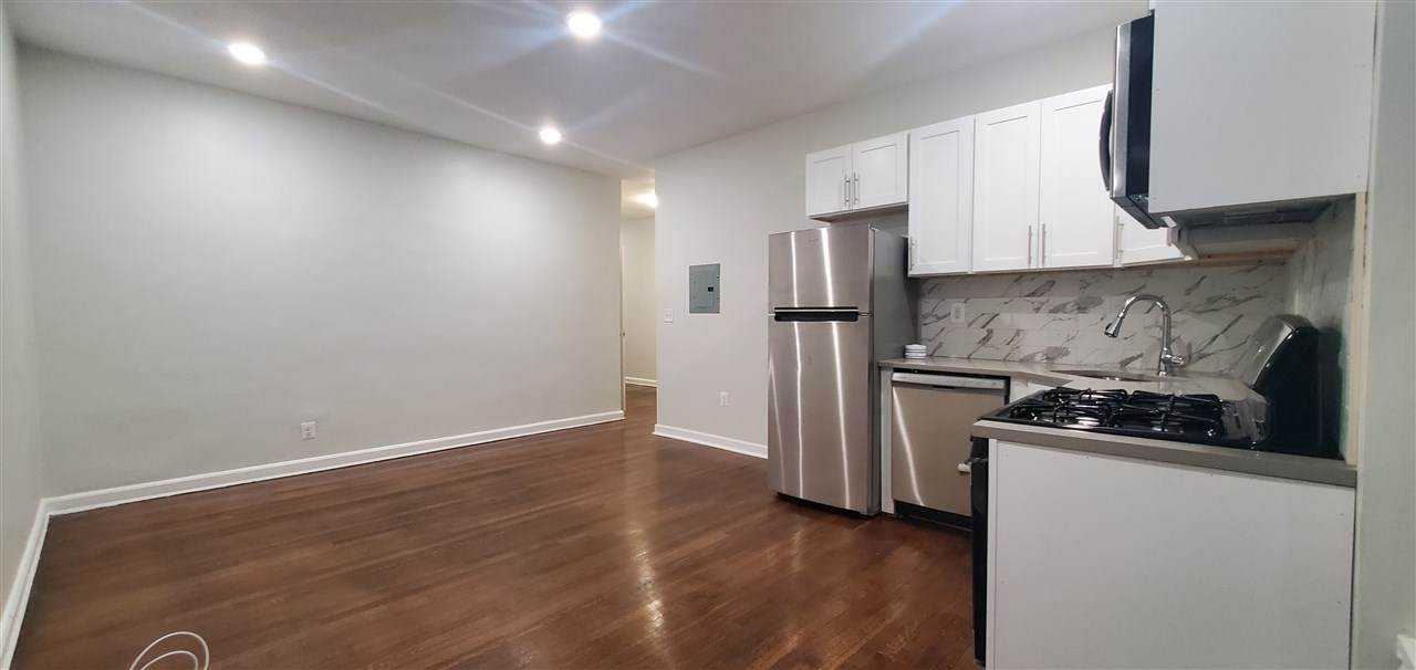 824 Avenue C - Photo 1