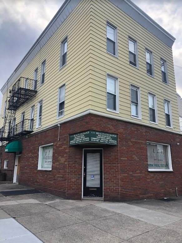 321 Sip Ave - Photo 1