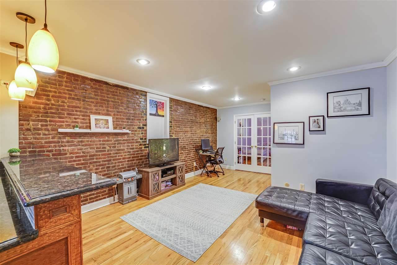 222 Willow Ave - Photo 1
