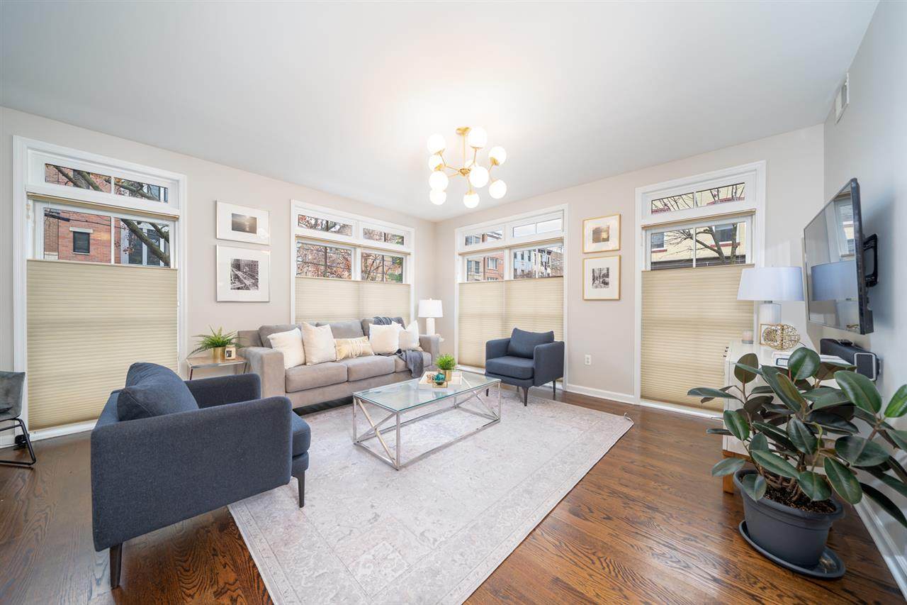 99 Garden St - Photo 1