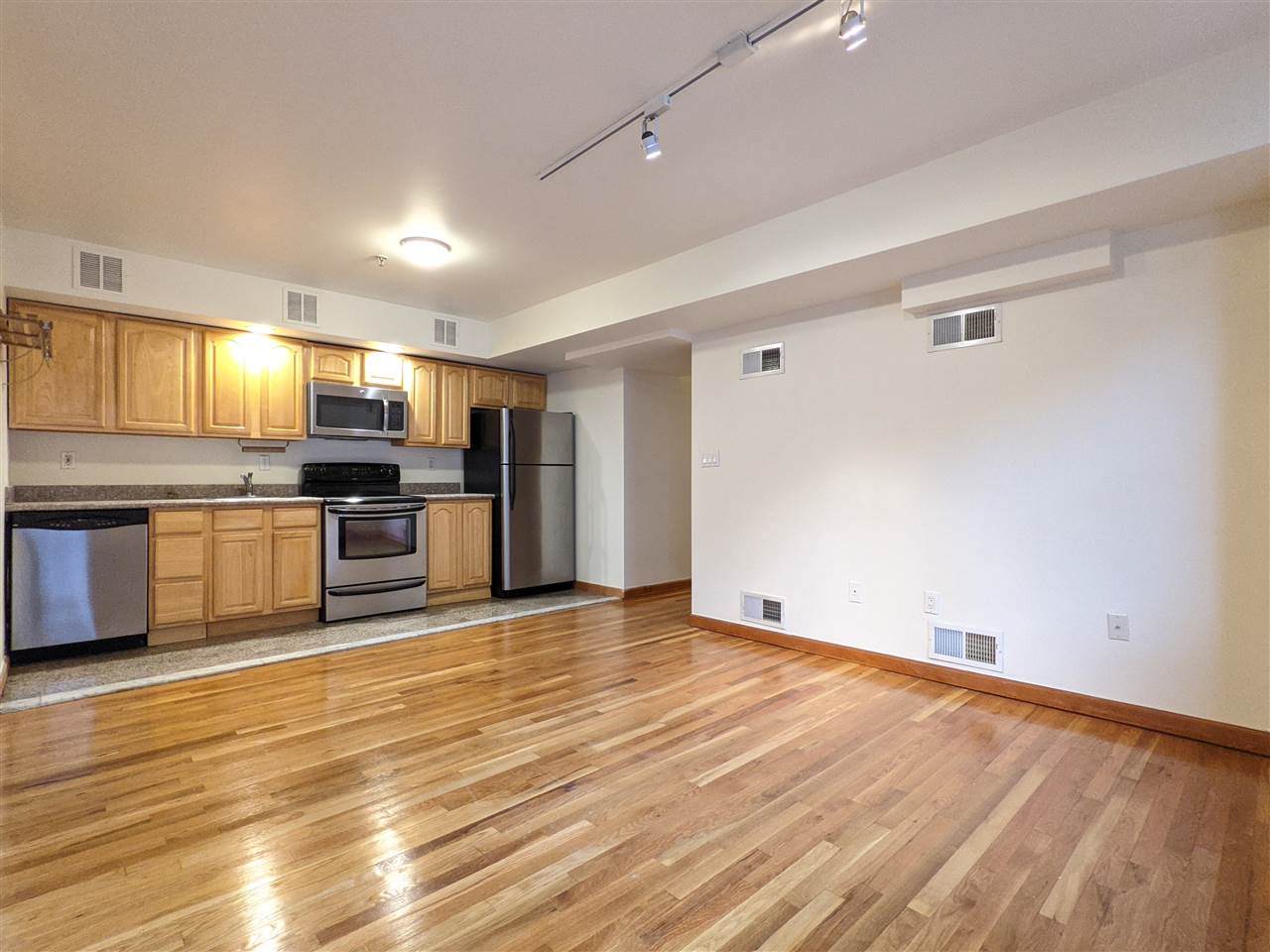 180 Washington St - Photo 1