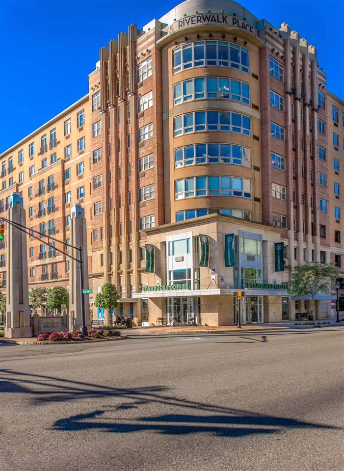 55 Riverwalk Pl - Photo 1