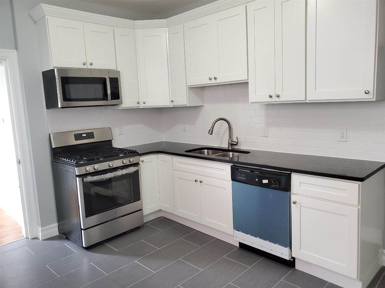 142 Clerk St - Photo 1