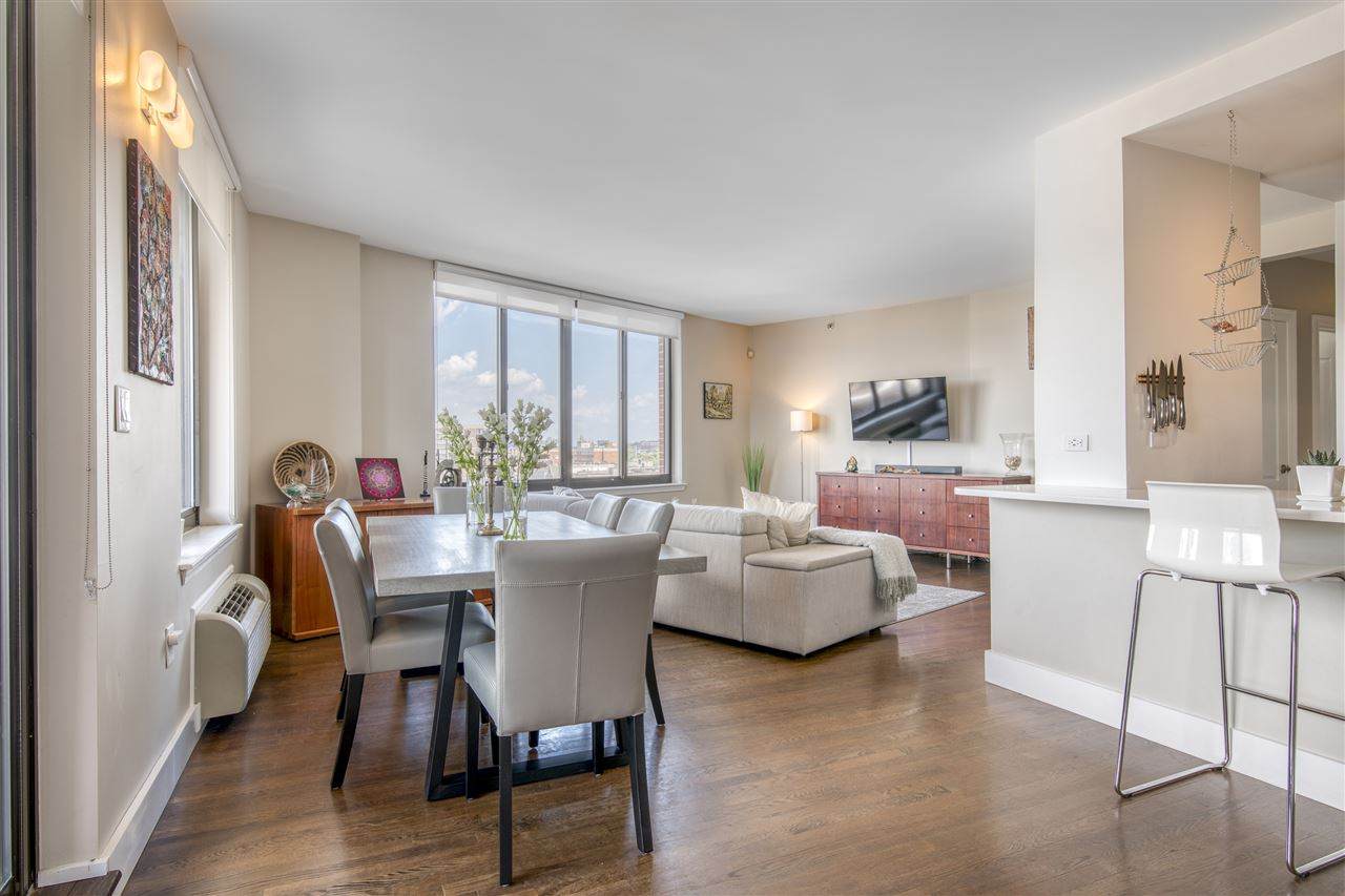 415 Newark St - Photo 1