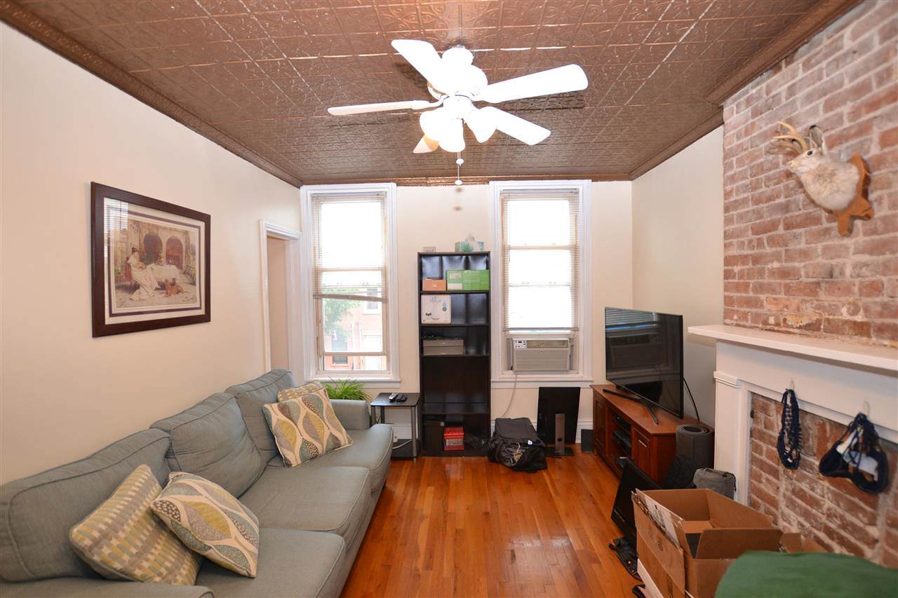 614 Garden St - Photo 1