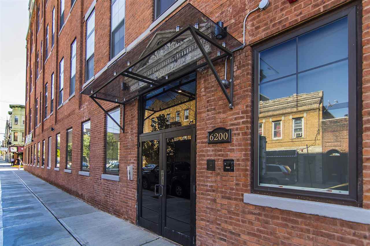 6200 Hudson Ave - Photo 1