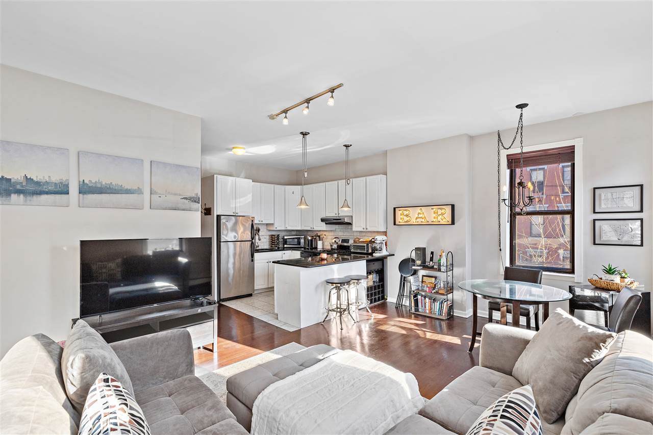 550 2ND ST - Photo 1