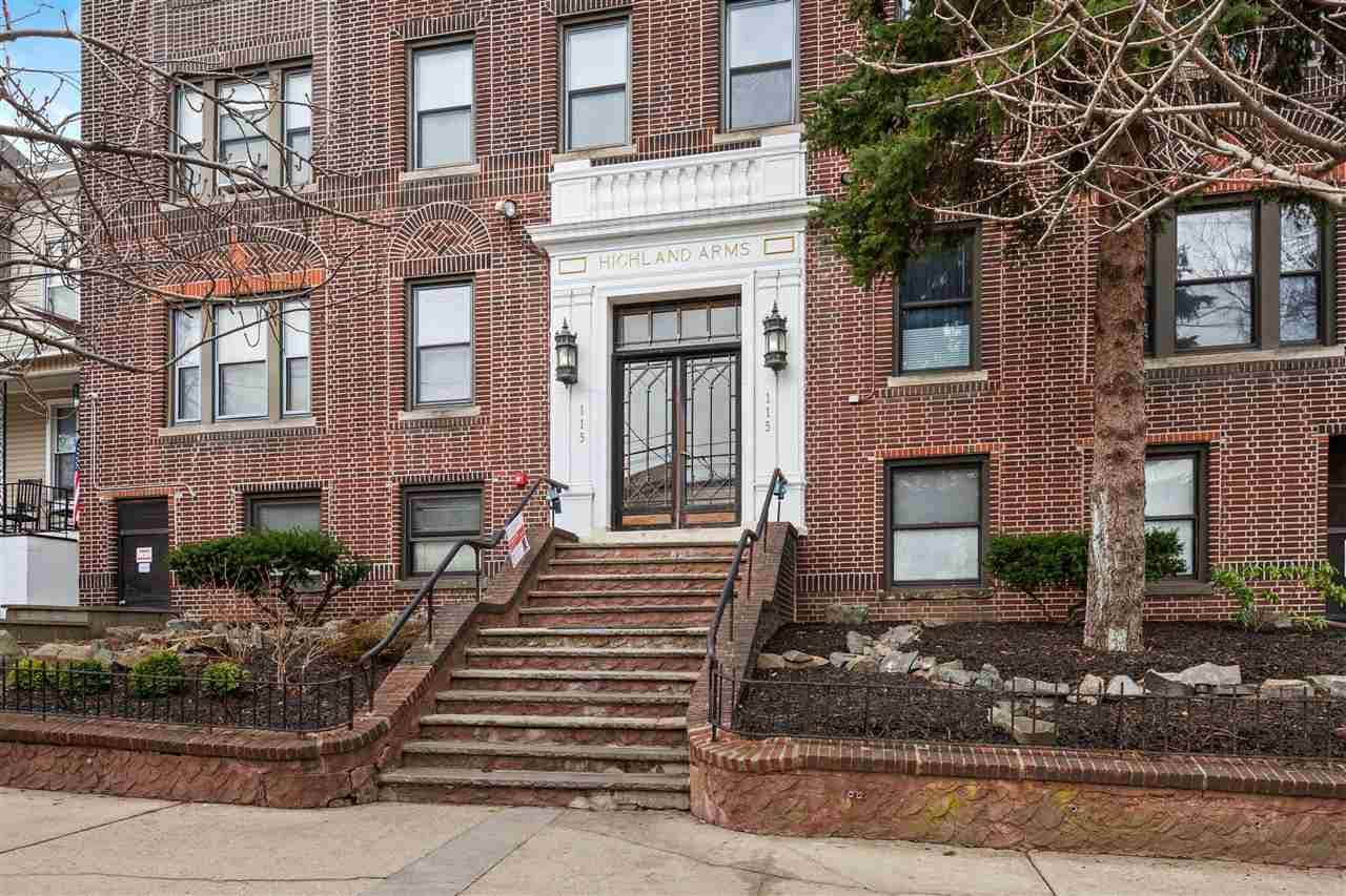 115 Highland Ave - Photo 1