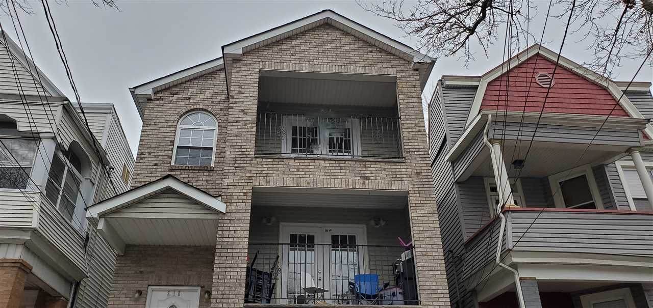218 Wegman Parkway - Photo 1