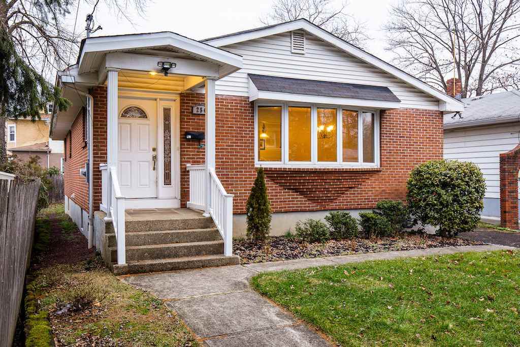 254 Spruce Ave - Photo 1