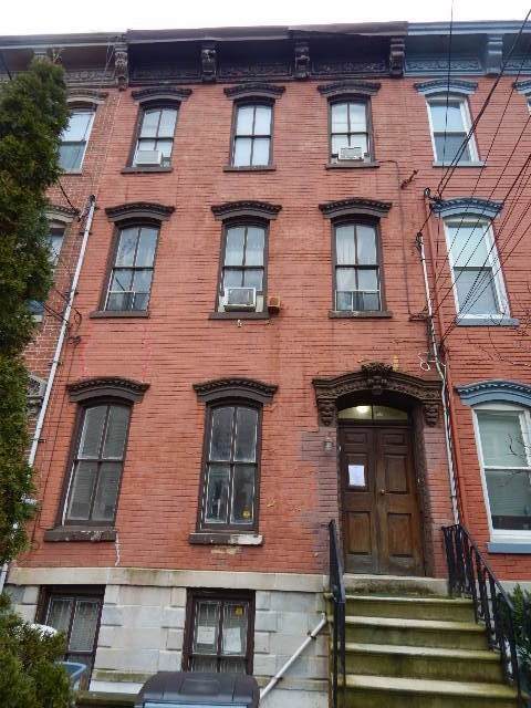 203 York St - Photo 1