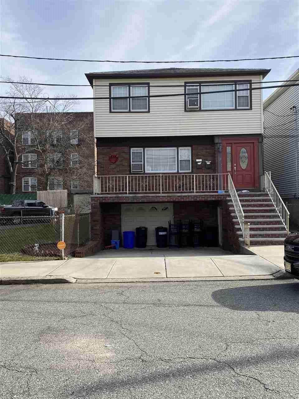 2 East Ct - Photo 1