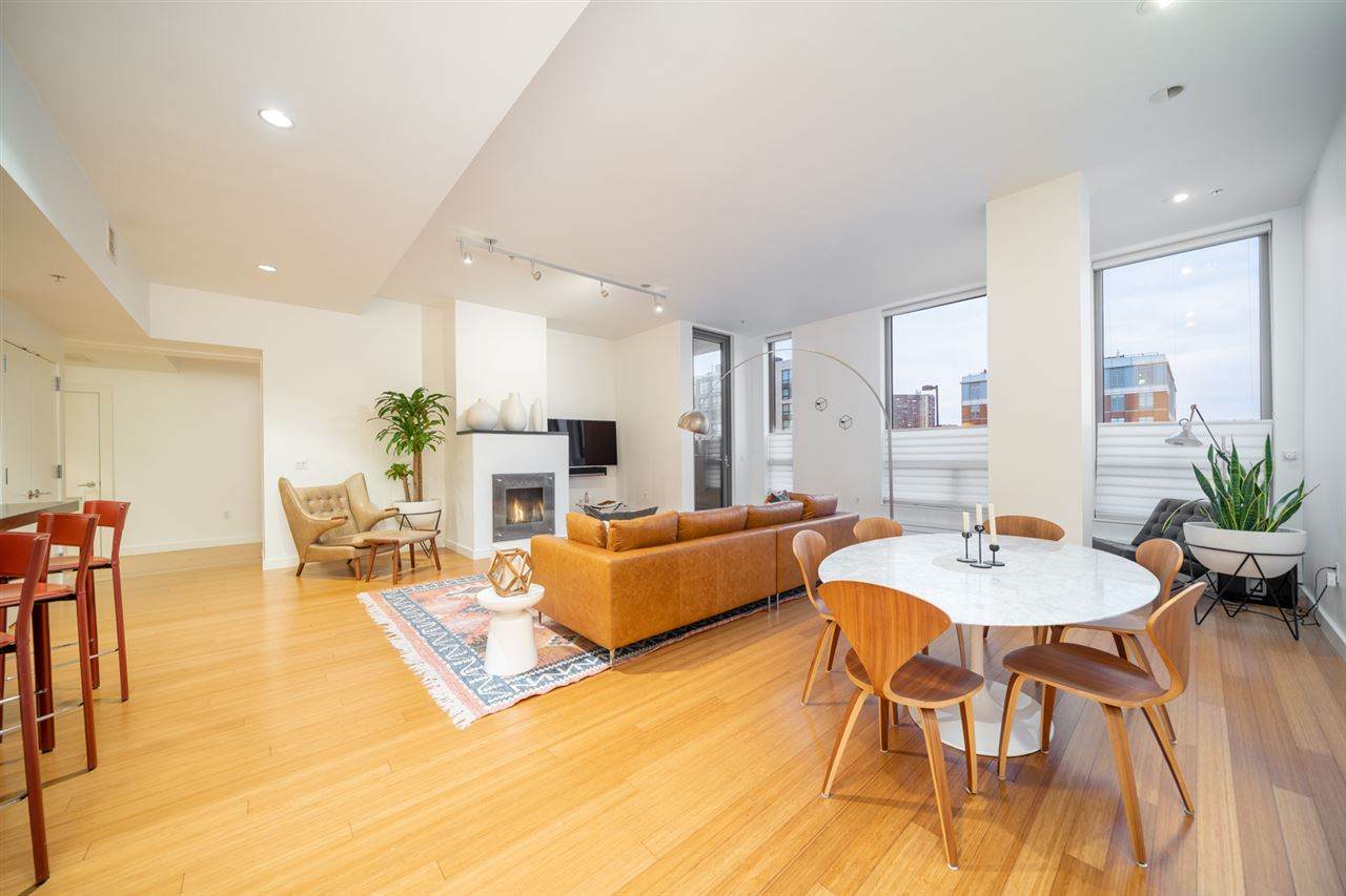 1425 Garden St - Photo 1