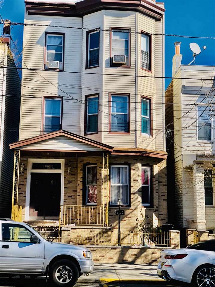 110 Maple St - Photo 1