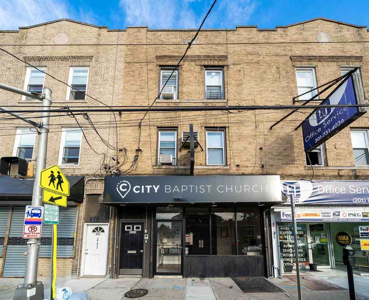 8222 Kennedy Blvd - Photo 1