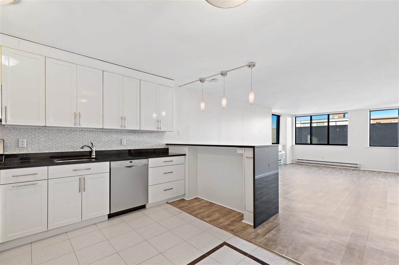 300 Newark St - Photo 1